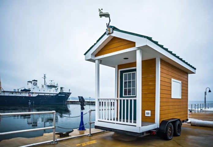 Tiny house on wheels