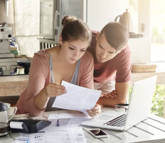 Preparing a Budget 101: How to Keep Your Household Spending on Track 18cc17cd75252b2b077b2f576b124f01