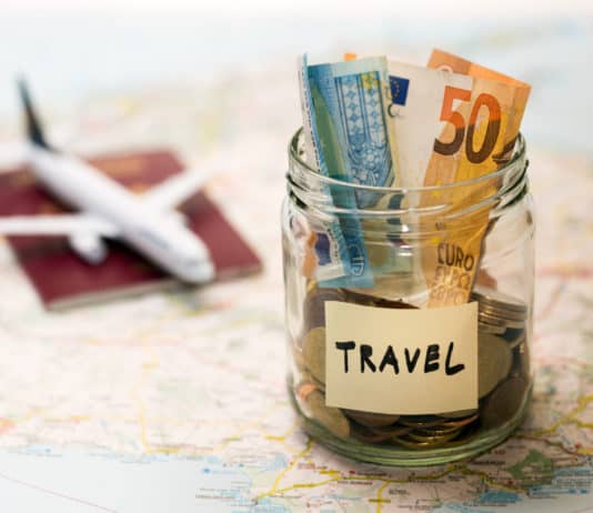How to Save for a Vacation: 6 Useful Tips to Know 4b96300e8ee4c27c06708a5073f422dd