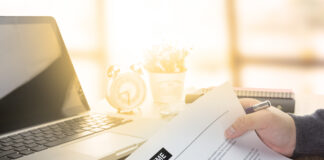How to Make Your Resume Stand Out: 4 Hacks You Need to Know 3aa9e081d866d6c77da2adba73b1f26b