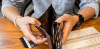 A Comprehensive Guide to the Pros and Cons of a Merchant Cash Advance 521fcb74a3d39e5297b187ea2217c462