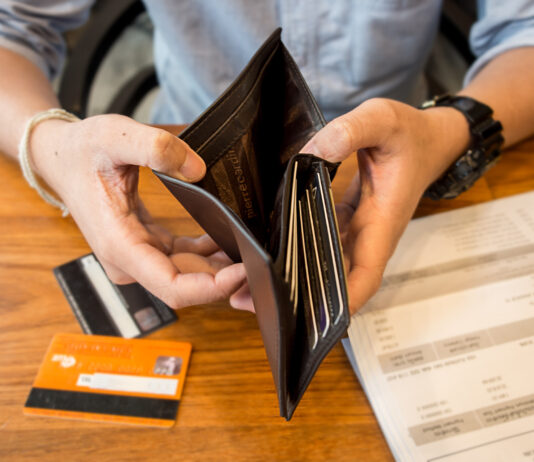 A Comprehensive Guide to the Pros and Cons of a Merchant Cash Advance 521fcb74a3d39e5297b187ea2217c462