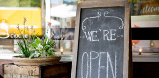 How to Increase Foot Traffic to Your Brick and Mortar Store 6aed3552d6eccc0f810efc5487c0afc4