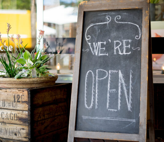 How to Increase Foot Traffic to Your Brick and Mortar Store 6aed3552d6eccc0f810efc5487c0afc4