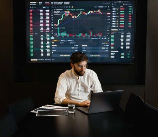 Raising Your Income Bar: Insights For Financial Advancement Raising Your Income Bar